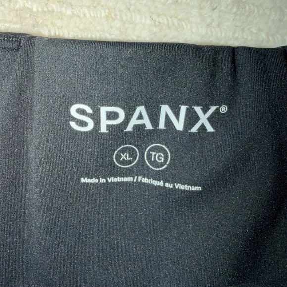 SPANX booty boost Leggings - Picture 3 of 4